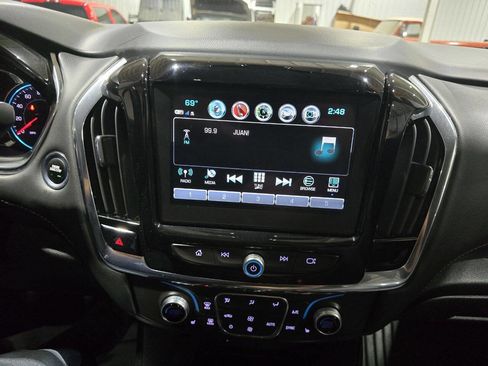 Used 2018 Chevrolet Traverse LT AWD/4WD image 39