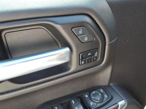 Used 2020 GMC Sierra 1500 SLT RWD image 15
