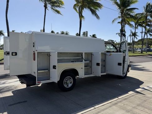 New 2025 Chevrolet Express 3500 w/ Power Convenience Package image 10