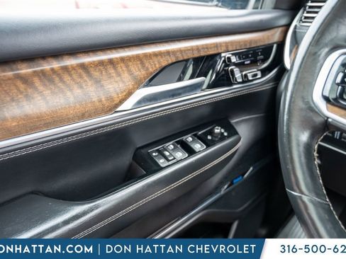 Used 2023 Jeep Grand Wagoneer Series II AWD/4WD image 17