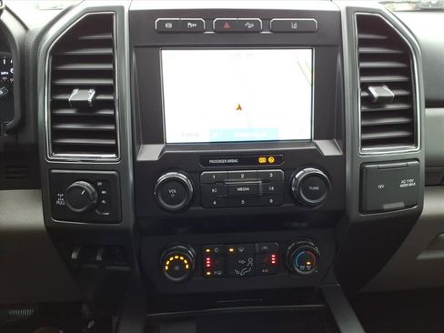 Used 2020 Ford F250 XLT w/ XLT Premium Package image 18