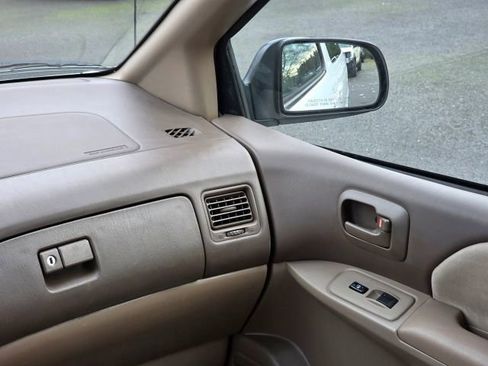 Used 1998 Toyota Sienna CE image 20