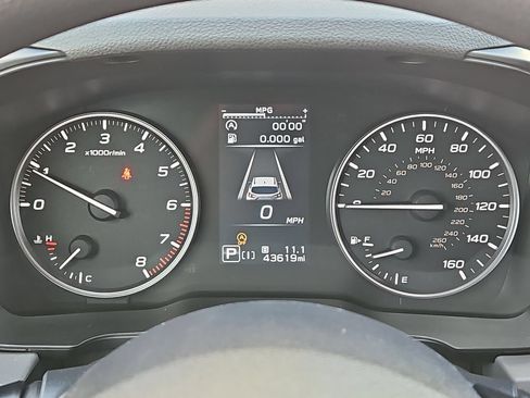 Used 2025 Subaru Crosstrek 2.5i Premium AWD/4WD image 16