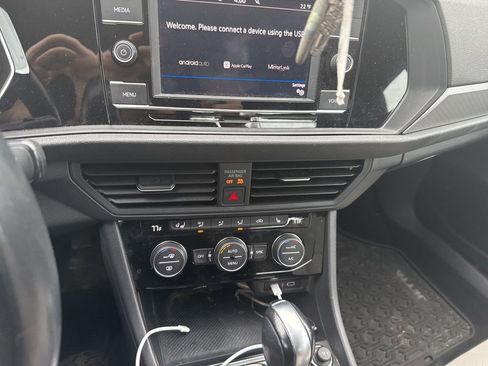 Used 2021 Volkswagen Jetta R-Line w/ R-Line Cold Weather Package image 6