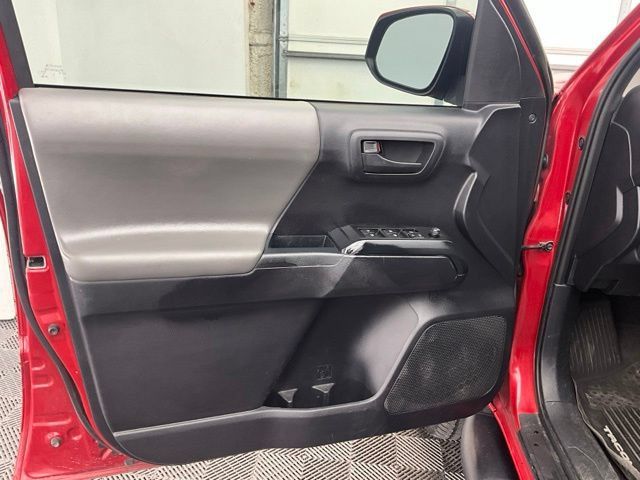 Used 2021 Toyota Tacoma SR AWD/4WD image 10