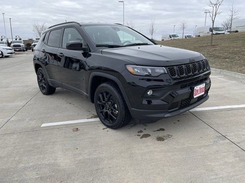 New 2026 Jeep Compass Latitude image 8