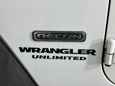 Used 2017 Jeep Wrangler Unlimited Rubicon AWD/4WD image 33