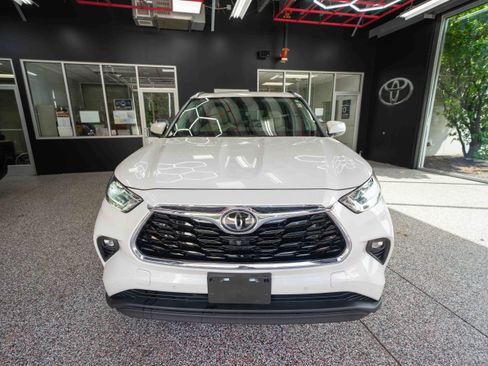 Used 2020 Toyota Highlander Limited AWD/4WD image 6
