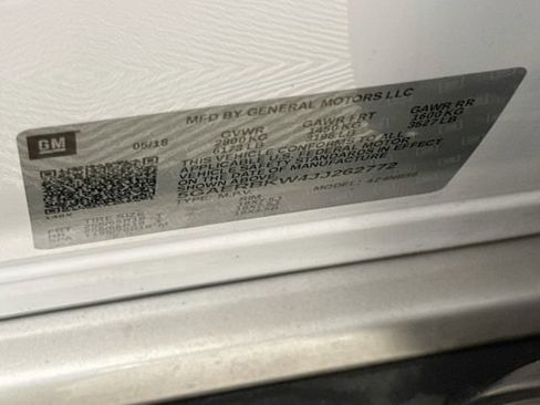 Used 2018 Buick Enclave Essence FWD image 33
