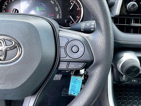 Certified 2025 Toyota RAV4 LE image 22