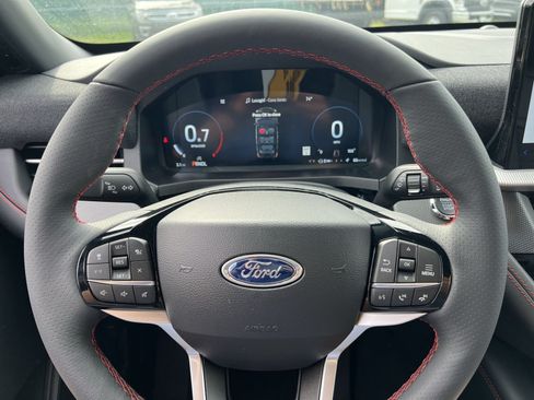 New 2026 Ford Explorer ST-Line w/ ST-Line Street Pack AWD/4WD image 16