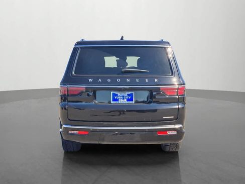 Used 2024 Jeep Wagoneer L Series II w/ Flexible Seating Group AWD/4WD image 5