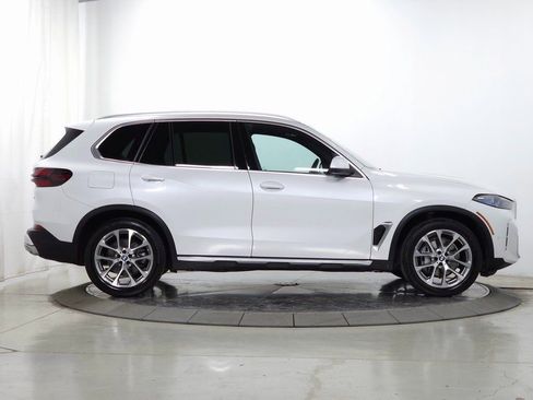 Used 2024 BMW X5 xDrive40i w/ Premium Package image 12