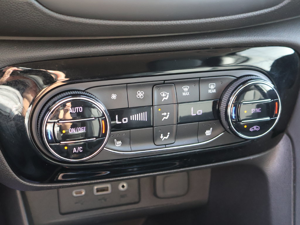 Used 2023 Buick Encore GX Select FWD image 35