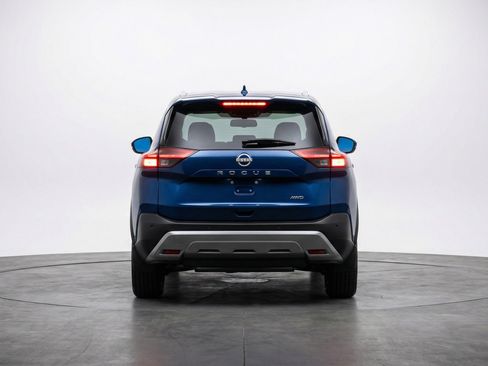 Used 2025 Nissan Rogue SV image 7