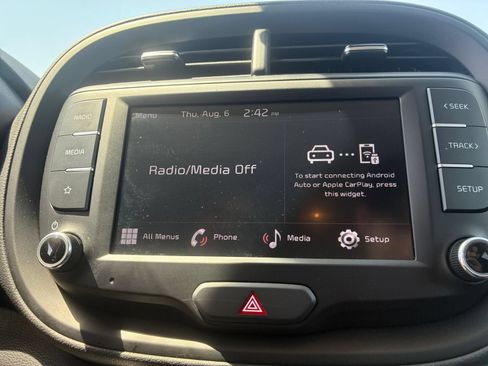 Used 2025 Kia Soul LX w/ LX Technology Package FWD image 20