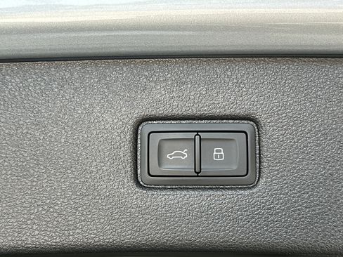 Certified 2025 Audi Q7 2.0T Premium Plus w/ Premium Plus Package image 14