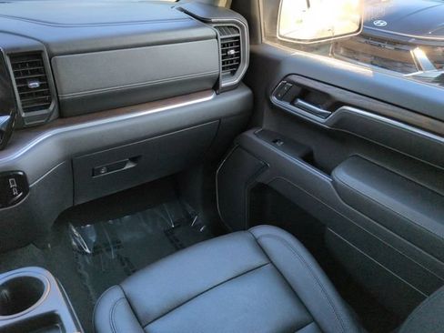 Used 2025 GMC Sierra 1500 SLT RWD image 17