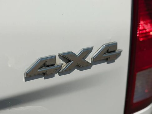 Used 2019 RAM 1500 Big Horn AWD/4WD image 13