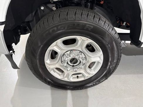 Used 2025 Ford F250 XLT AWD/4WD image 5