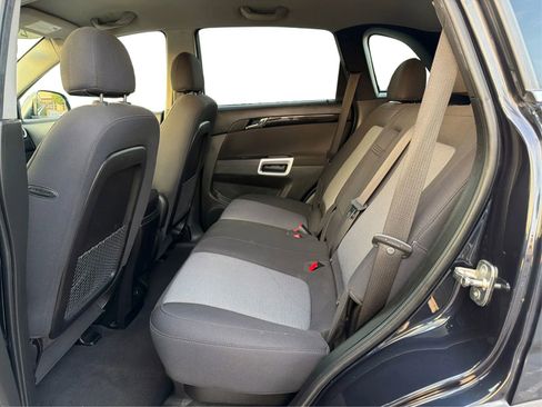 Used 2014 Chevrolet Captiva Sport LS image 10