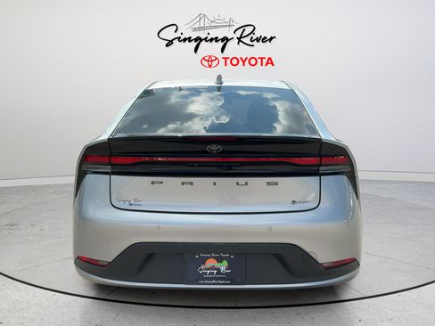 Used 2024 Toyota Prius FWD image 6