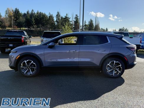 New 2026 Chevrolet Equinox EV LT image 2