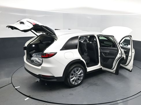 New 2026 MAZDA CX-90 Plug-In Hybrid w/ Preferred image 18