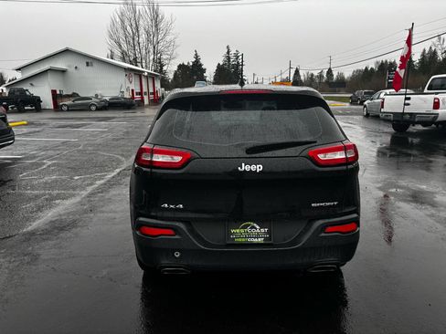 Used 2017 Jeep Cherokee Sport AWD/4WD image 6