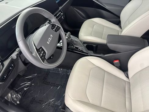 Certified 2025 Kia Niro EX FWD image 22