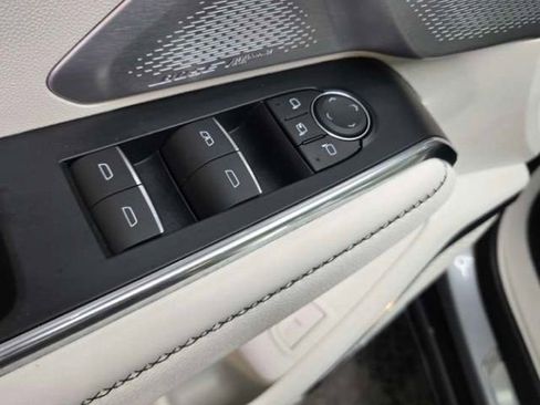 Used 2024 GMC Acadia Denali w/ Super Cruise Package image 21