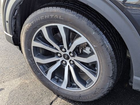 Certified 2020 Ford Explorer ST w/ Premium Technology Package image 11