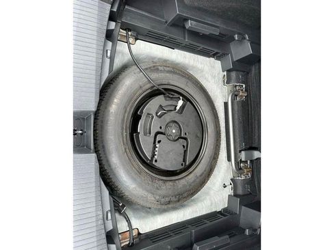 Used 2024 Nissan Rogue SV AWD/4WD image 14