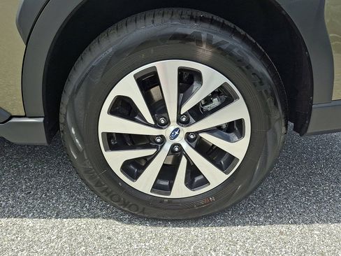 Certified 2025 Subaru Outback Premium image 7