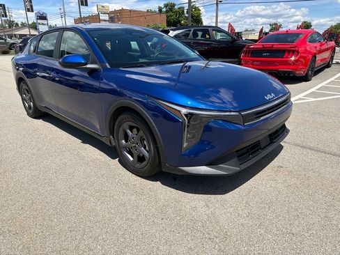 Certified 2025 Kia K4 FWD image 1