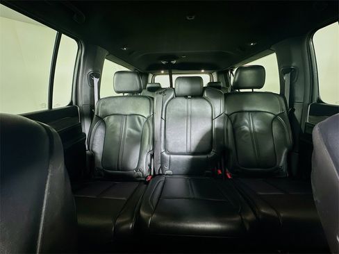 Used 2024 Jeep Wagoneer L Series II w/ Flexible Seating Group image 13