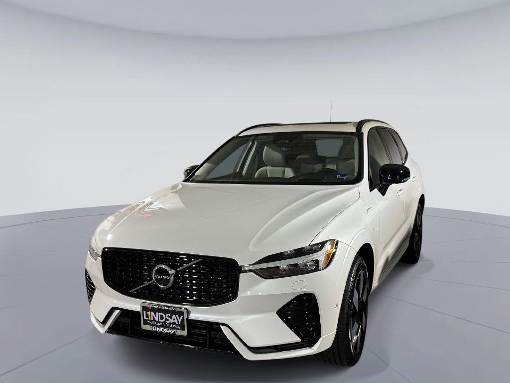 Used 2024 Volvo XC60 T8 Ultimate w/ Protection Package Premier AWD/4WD image 3