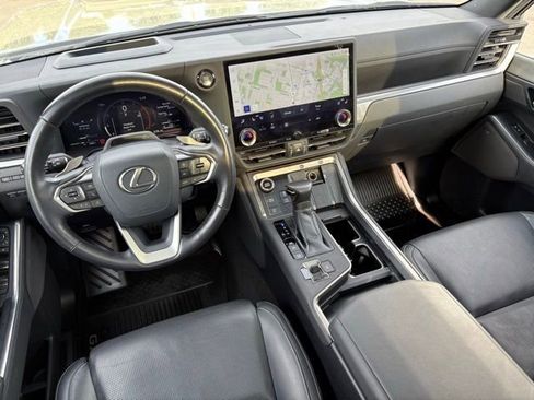 Used 2024 Lexus GX 550 w/ Accessory Package (2T) AWD/4WD image 22