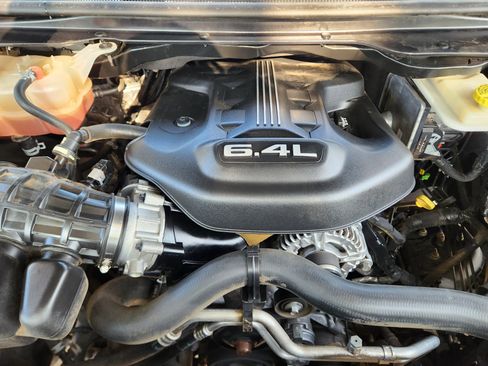 Used 2022 Jeep Grand Wagoneer Series III w/ Flexible Seating Group image 39