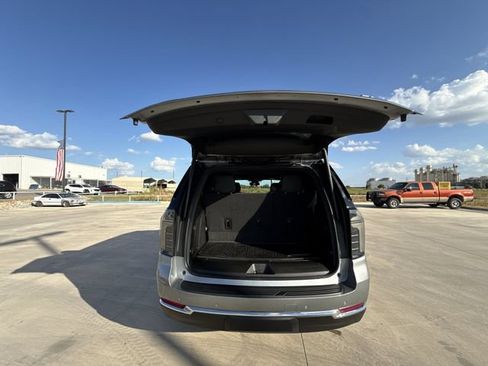 Used 2026 Chevrolet Tahoe LT w/ Comfort Package RWD image 27