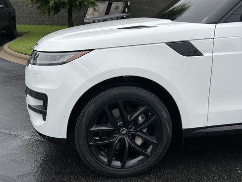 Used 2024 Land Rover Range Rover Sport SE AWD/4WD image 11