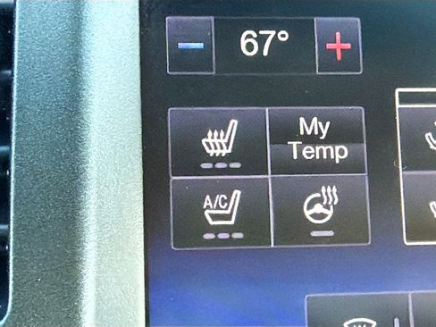 Used 2013 Lincoln MKS image 21