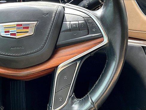 Used 2019 Cadillac XT5 Platinum AWD/4WD image 18