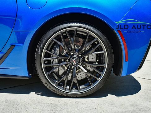 Used 2015 Chevrolet Corvette Z06 w/ 3LZ Preferred Equipment Group RWD image 33