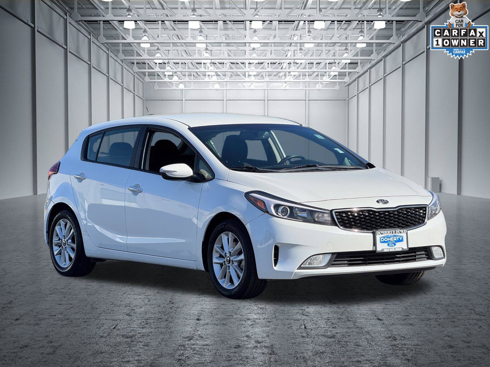 Used 2017 Kia Forte LX w/ Option Group 020 FWD image 4