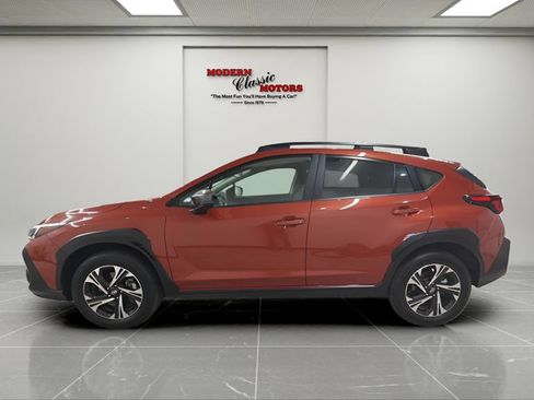 Used 2025 Subaru Crosstrek 2.5i Premium AWD/4WD image 2
