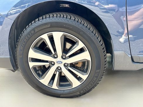 Used 2019 Subaru Outback 3.6R Limited AWD/4WD image 42