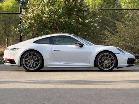 Used 2024 Porsche 911 Carrera RWD image 8