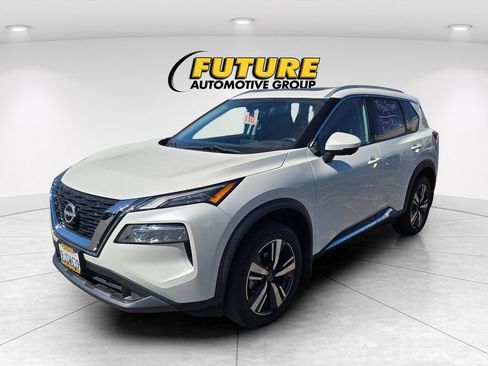 Used 2023 Nissan Rogue SL FWD image 3