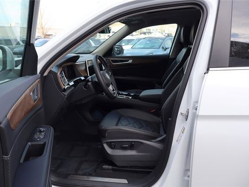 New 2026 Volkswagen Atlas SE image 13